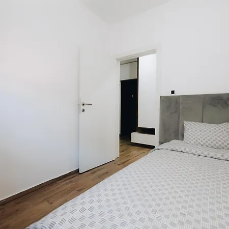 Apartament Duga Park Lux *
